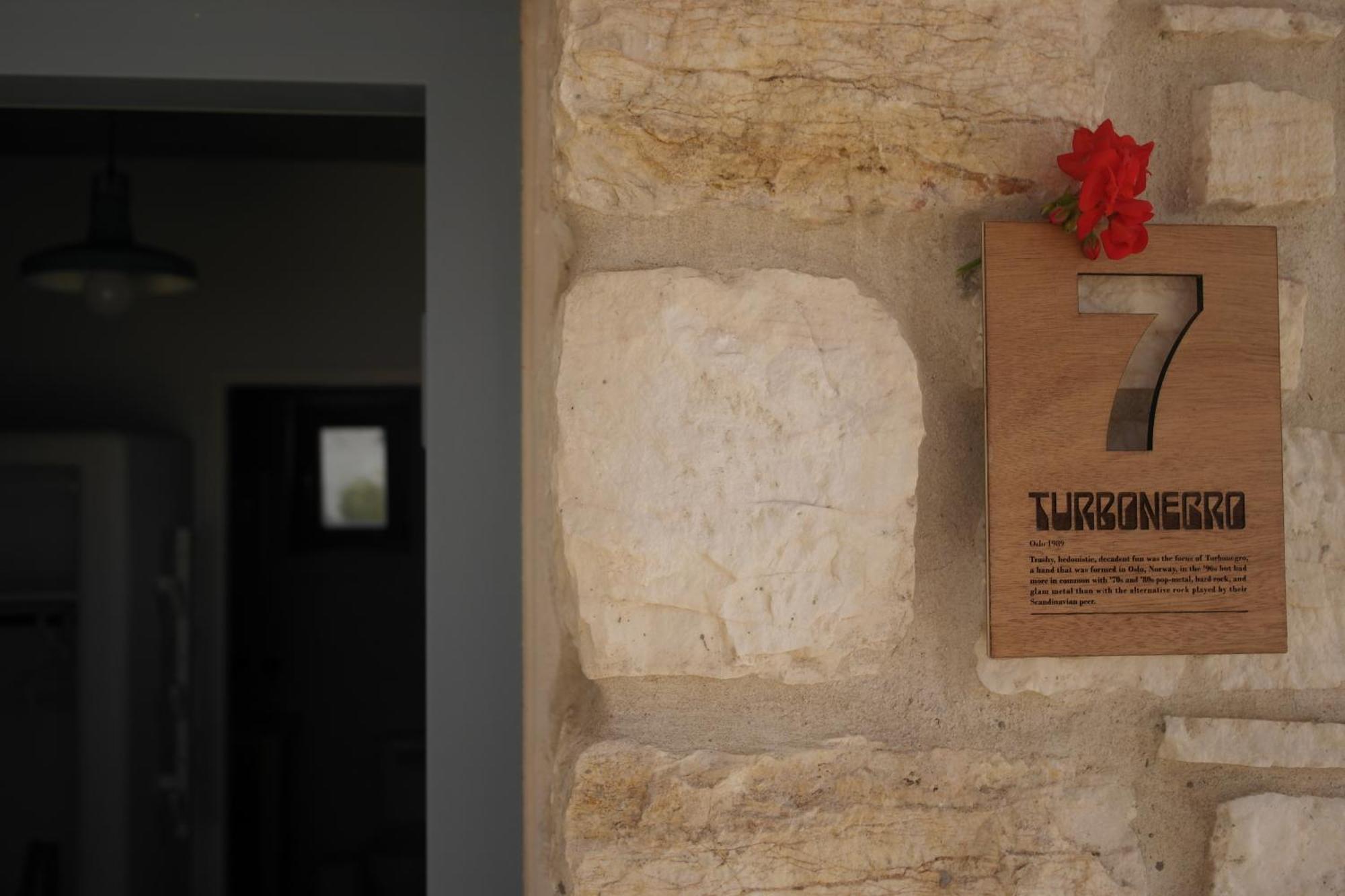 Nomads House Aparthotel Logaras Bagian luar foto